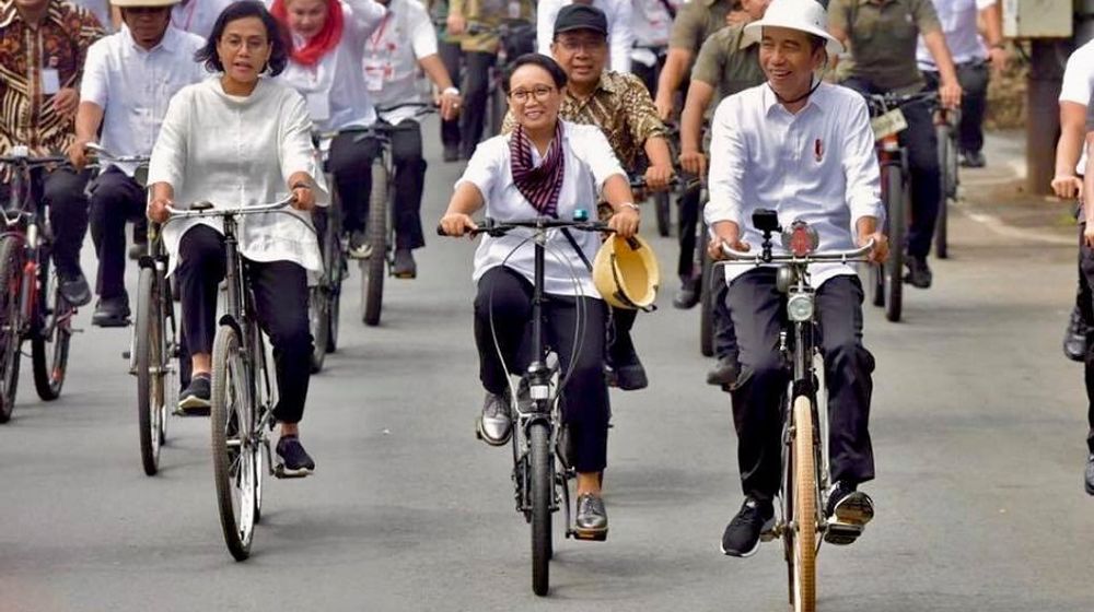<p>Presiden Joko Widodo, Menteri Luar Negeri Retno Marsudi, dan Menteri Keuangan Sri Mulyani. / Facebook @smindrawati </p>