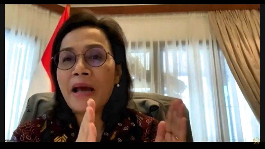 <p>Menteri Keuangan, Sri Mulyani Indrawati menjelaskan perkembangan APBN April 2020 dalam konferensi pers APBN KiTa secara virtual di Jakarta, Jumat 17 April 2020/ Sumber: Dokumentasi Trenasia</p>
