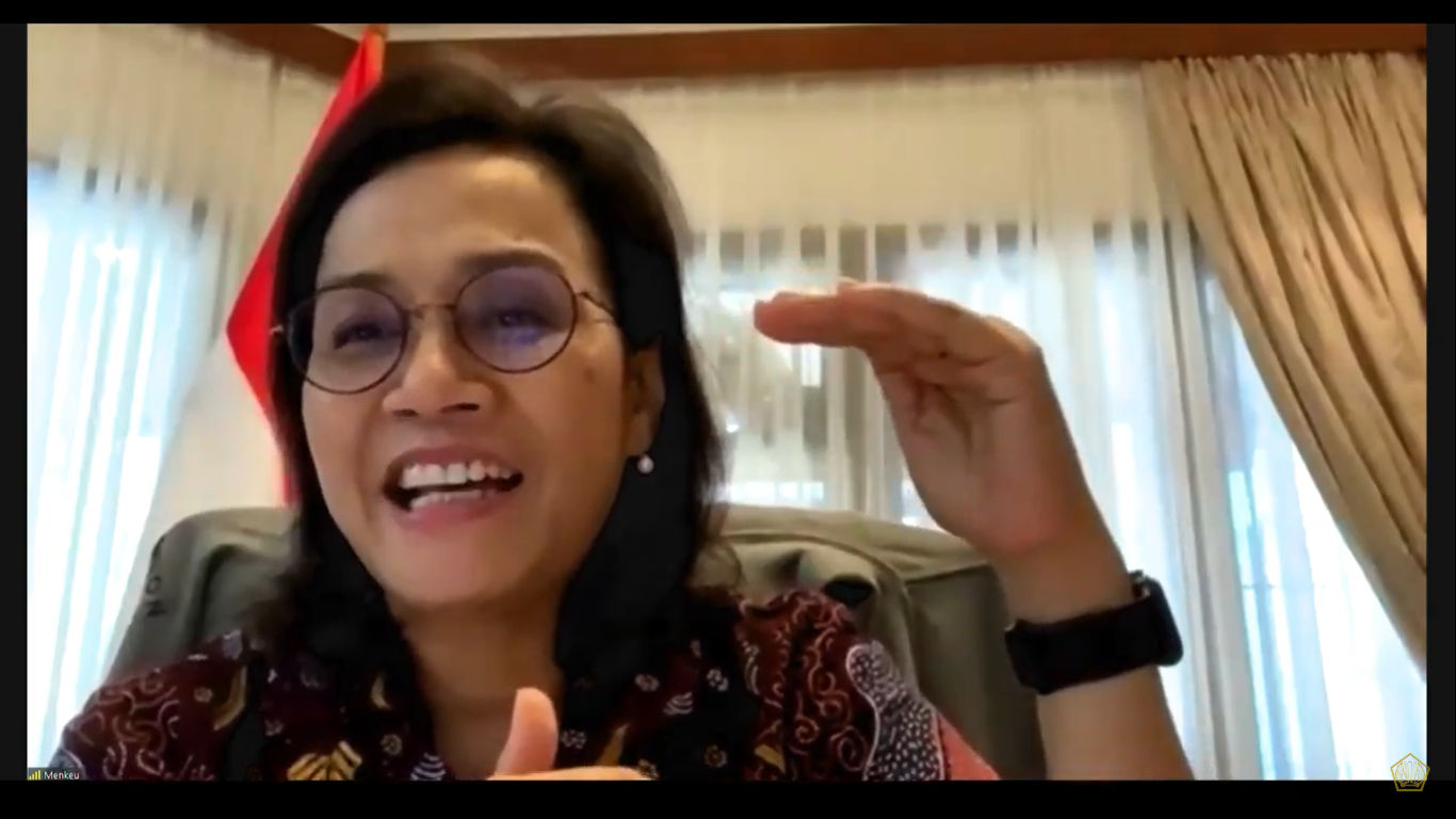 <p>Menteri Keuangan, Sri Mulyani Indrawati menjelaskan perkembangan APBN April 2020 dalam konferensi pers APBN KiTa secara virtual di Jakarta, Jumat 17 April 2020/ Sumber: Dokumentasi Trenasia</p>
