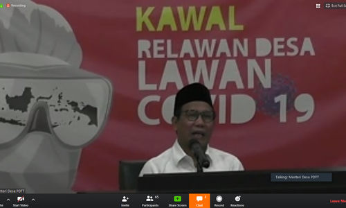 <p>Menteri Desa, Pembangunan Daerah Tertinggal dan Transmigrasi, Abdul Halim Iskandar dalam konferensi pers virtual Bantuan Langsung Tunai (BLT) Dana Desa 2020, Senin 27 April 2020/ Sumber: Dokumentasi Trenasia</p>

