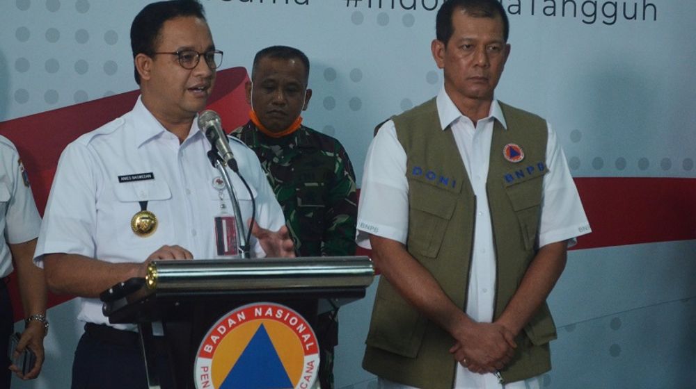 <p>Gubernur DKI Jakarta Anies Baswedan (kiri) didampingi Ketua Gugus Tugas Percepatan Penanganan COVID-19 yang juga Kepala BNPB Doni Monardo (kanan). ANTARA FOTO/Dewanto Samodro/wsj.</p>
