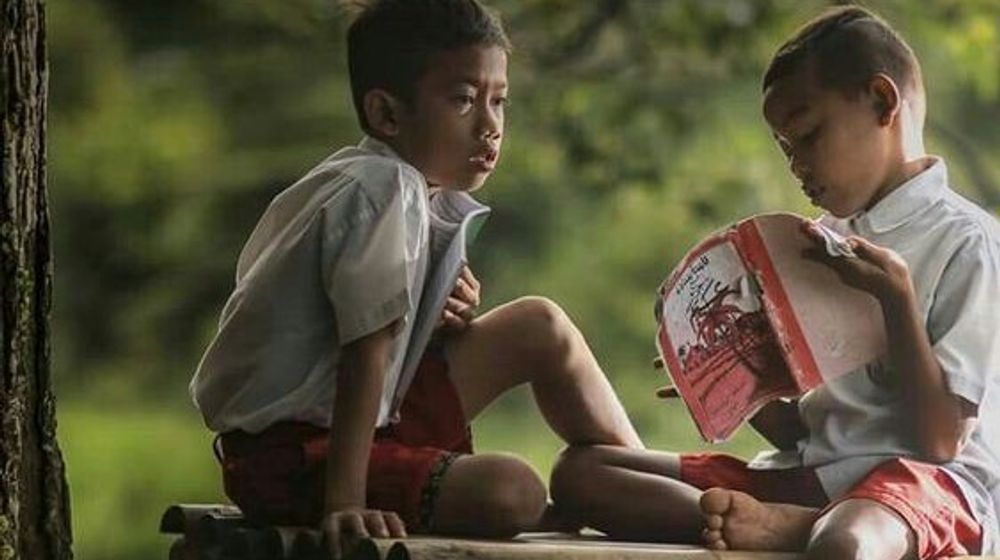 <p>Siswa sedang belajar di luar sekolah. / Sumber: id.pinterest.com</p>
