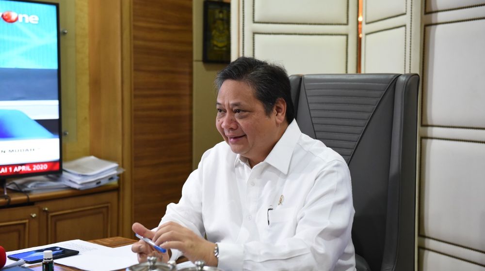 <p>Menteri Koordinator Bidang Perekonomian Airlangga Hartarto dalam konferensi video bersama Komite Stabilitas Sektor Keuangan, di Jakarta Rabu, 1 Maret 2020, (Sumber: https://www.ekon.go.id/)</p>

