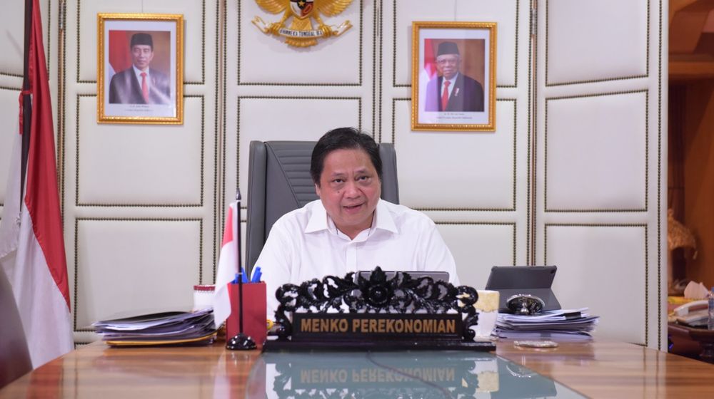 <p>Menteri Koordinator Bidang Perekonomian Airlangga Hartarto mengikuti Rapat Terbatas Kabinet tentang Antisipasi Kebutuhan Bahan Pangan Pokok, Selasa 21 April 2020/ Foto: Ekon.go.id</p>
