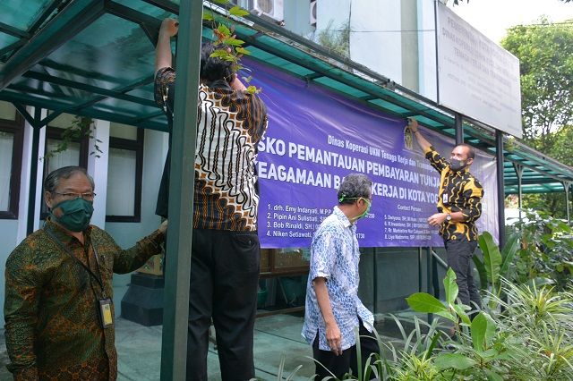 Pembuatan pos pemantauan THR.