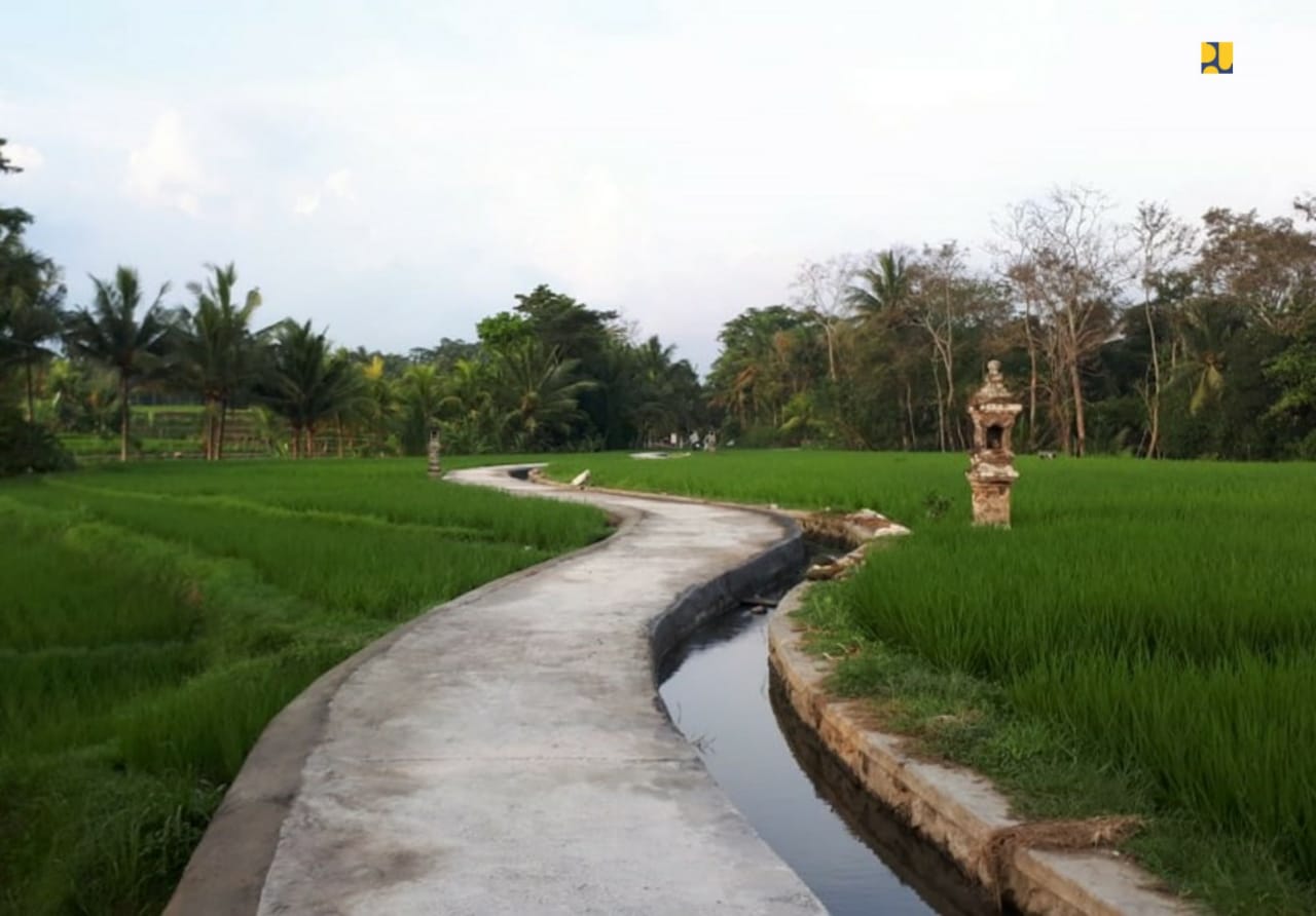 Salah satu proyek infrastruktur dengan skema padat karya tunai di Indonesia