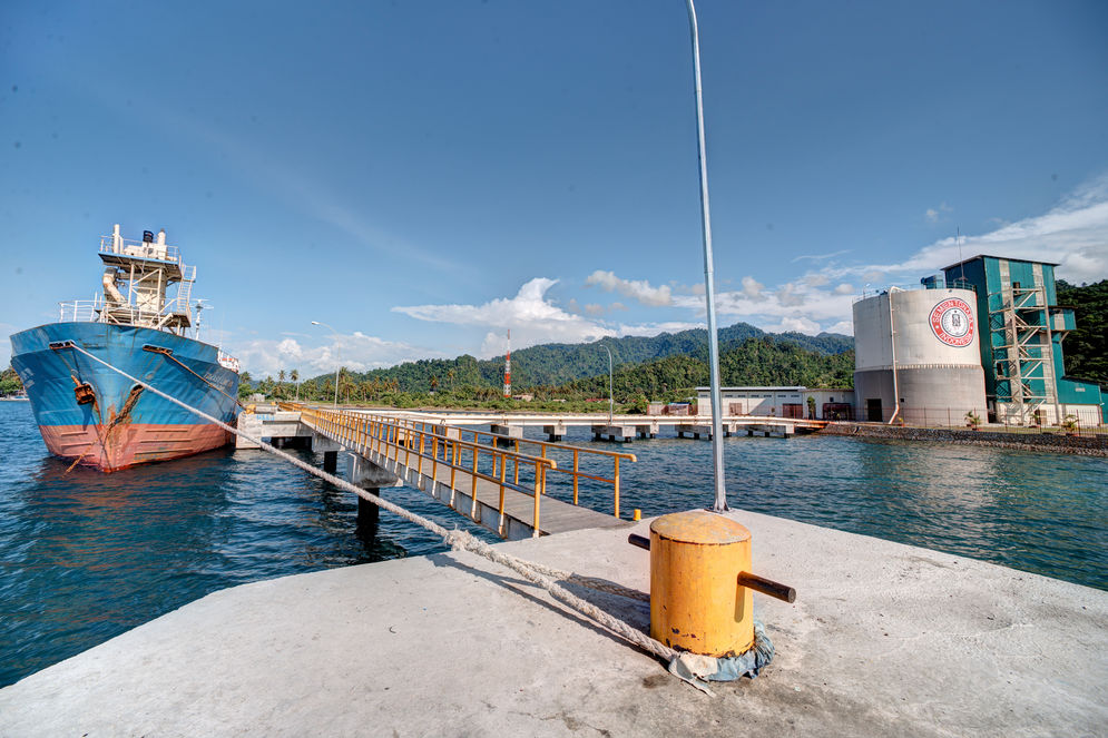 Fasilitas Packing Plant SIG di Mamuju, Sulawesi Barat.