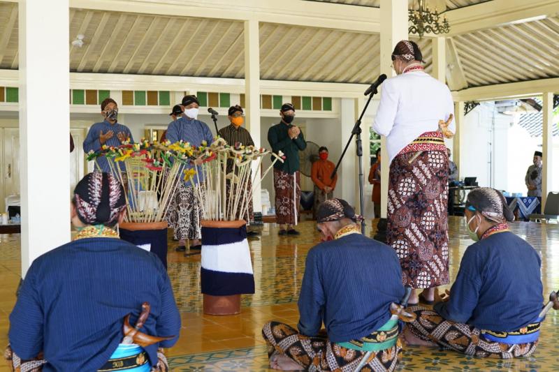 Garebeg sawal di Keraton Yogyakarta diganti dengan uba rampe rengginang.