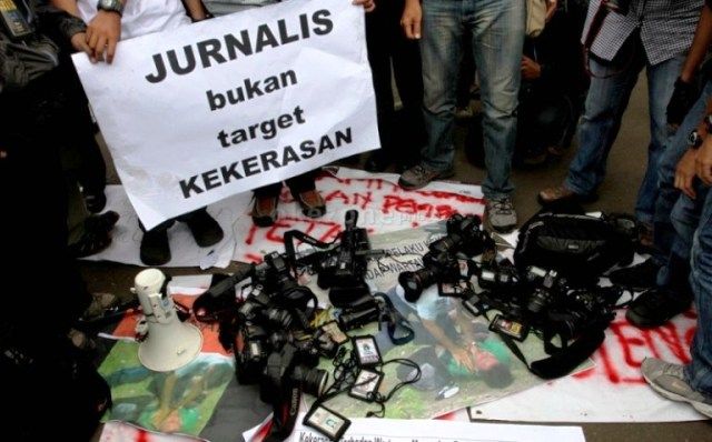 Ilustrasi demo kebebasan pers