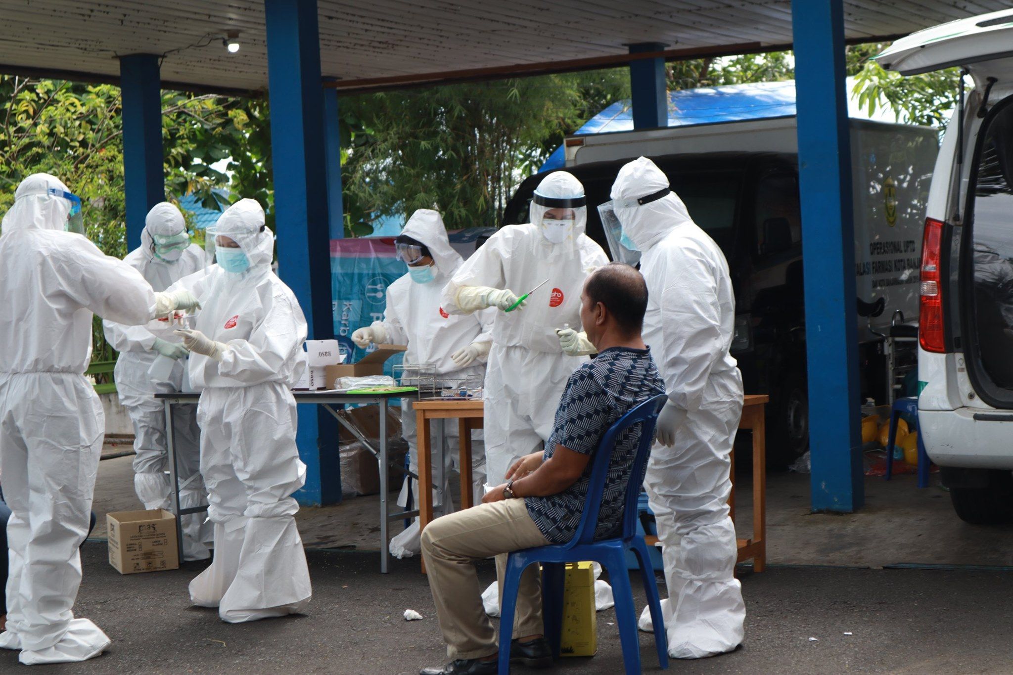 Pemeriksaan Swab di Kantor Dinkes Banjarmasin