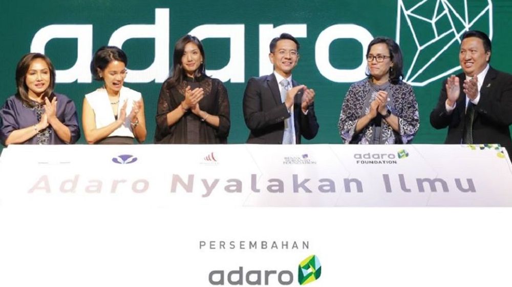 <p>Bos Adaro Energy Garibaldi Thohir bersama Menteri Keuangan Sri Mulyani Indrawati. / Facebook @AdaroEnergy</p>
