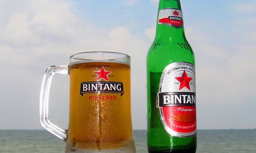 <p>Bintang Beer by the Beach/ Wikipedia</p>
