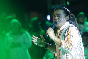 <p>Penyanyi Campursari Didi Kempot saat tampil di Komplek Parlemen Senayan. Foto: Ismail Pohan/TrenAsia</p>
