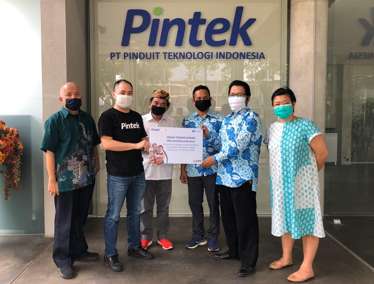 <p>Pintek Menggalang Dana Bersama Ikatan Guru Indonesia Untuk Guru Honorer Yang Terdampak COVID-19/ Pintek</p>
