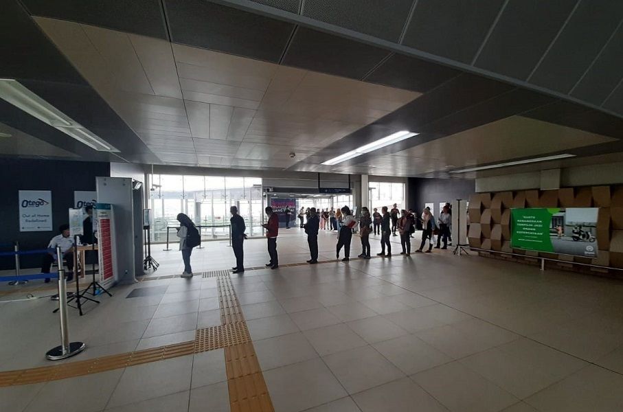 <p>Social distancing antarpenumpang di salah satu stasiun MRT Jakarta. / Jakartamrt.co.id</p>
