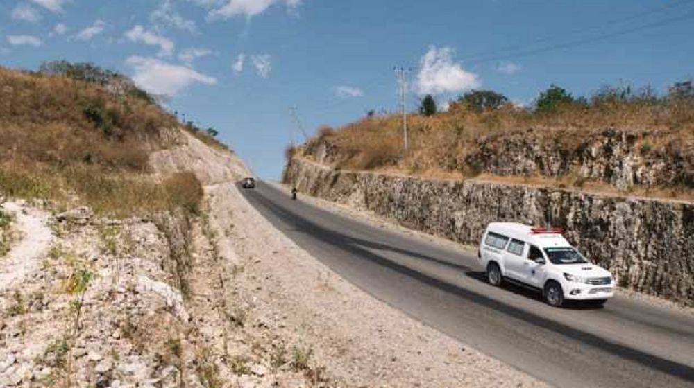 <p>Jalan perbatasan Nusa Tenggaran Timur (NTT) dengan Timor Leste atau dikenal dengan ruas sabuk merah. / Dok. Kementerian PUPR</p>
