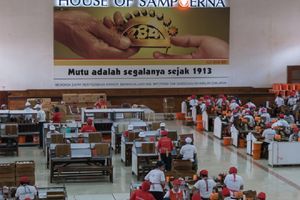 <p>Pabrik rokok HM Sampoerna. / Shutter Stock</p>
