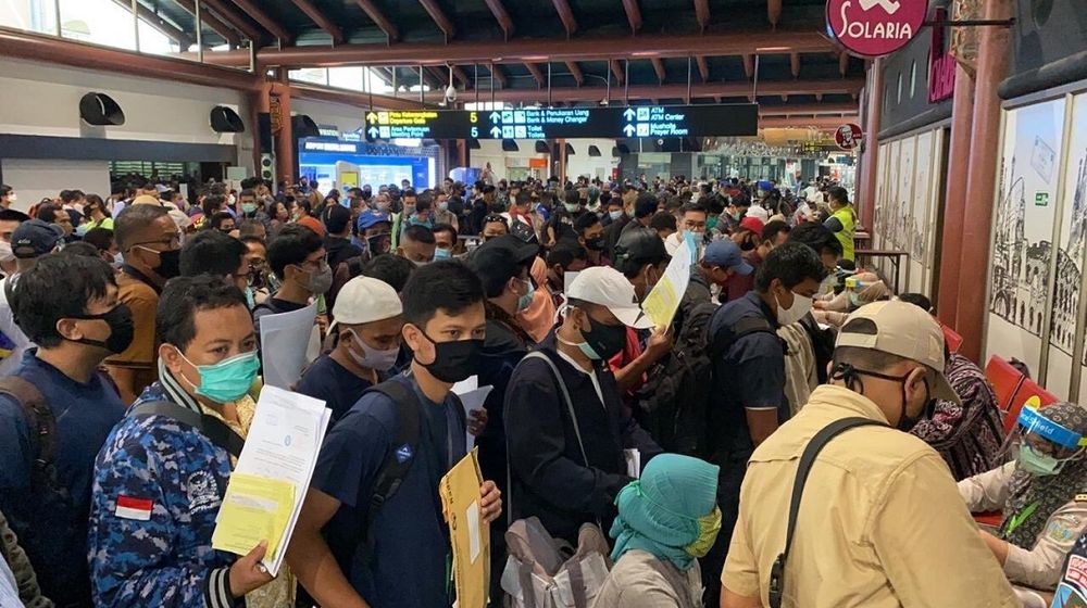 <p>Penumpukan penumpang di Bandara Internasional Soekarno-Hatta Tangerang, Banten. / Istimewa</p>
