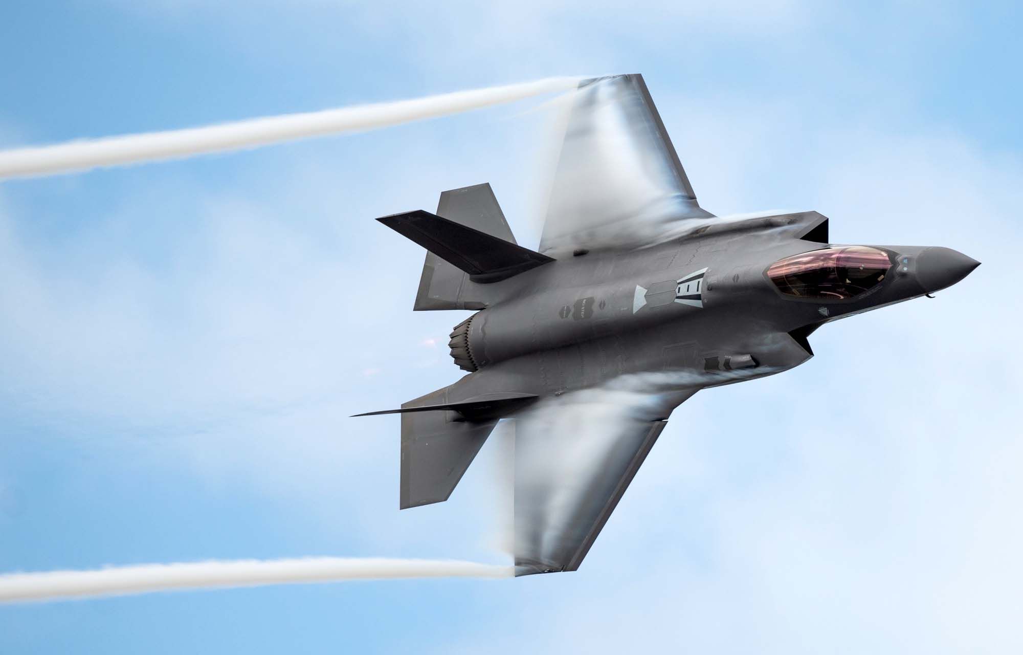 Jet Tempur F-35 Kini Boleh Terbang di Dekat Petir