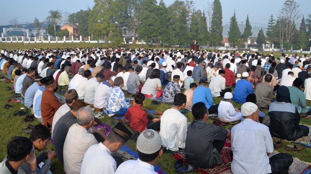 <p>Salat Idulfitri/tni.au.mil </p>
