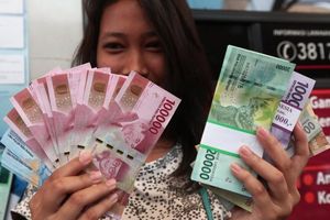 <p>Bank Indonesia (BI) melaporkan uang beredar dalam arti luas (M2) tetap tinggi pada September 2020, tercatat sebesar Rp6.742,9 triliun.. / Foto: Ismail Pohan/TrenAsia</p>
