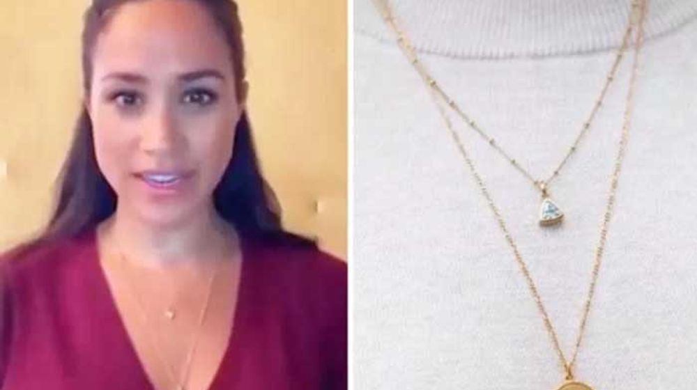 Meghan Markle Kenakan Kalung Jimat Mata Iblis