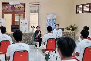 <p>Menteri Luar Negeri Retno Marsudi bertemu sejumlah pekerja ABK yang kembali ke Tanah Air setelah diduga mengalami pelanggaran hak asasi manusia saat bekerja di beberapa kapal China, Minggu 10 Mei 2020/Kemlu RI</p>
