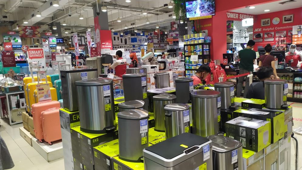 Beragam produk ACE Hardware yang ditawarkan dengan potongan harga