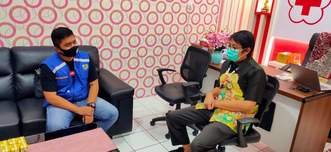 ketua KNPI Kalsel dan Kepala UDD PMI Banjarmasin
