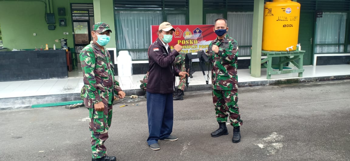 Kodim Tarakan Berikan Bantuan Sekat Portable