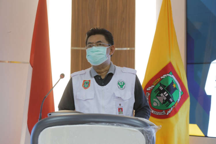 Kadinkes Kalsel HM Muslim menyampaikan rilis terbaru Covid-19