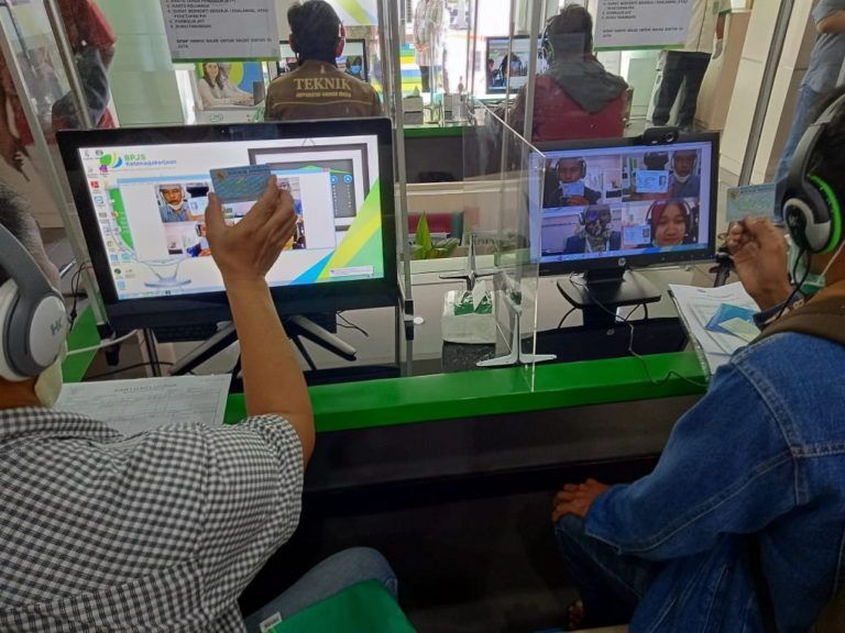 Peserta saat memanfaatkan Lapak Asik di Kantor Cabang Yogyakarta