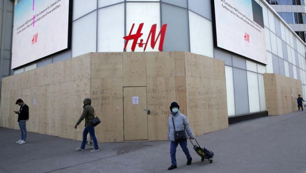 Rugi Hampir Rp10 Triliun, H&M Akan Tutup Toko dan Potong Harga