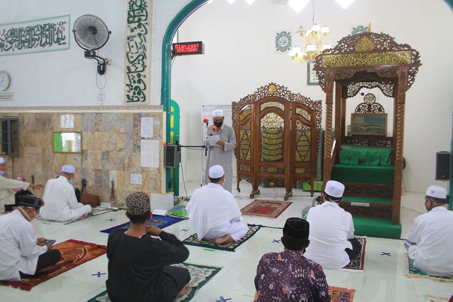 Suasana Shalat Jum'at di Masjid Jami Mulawarman