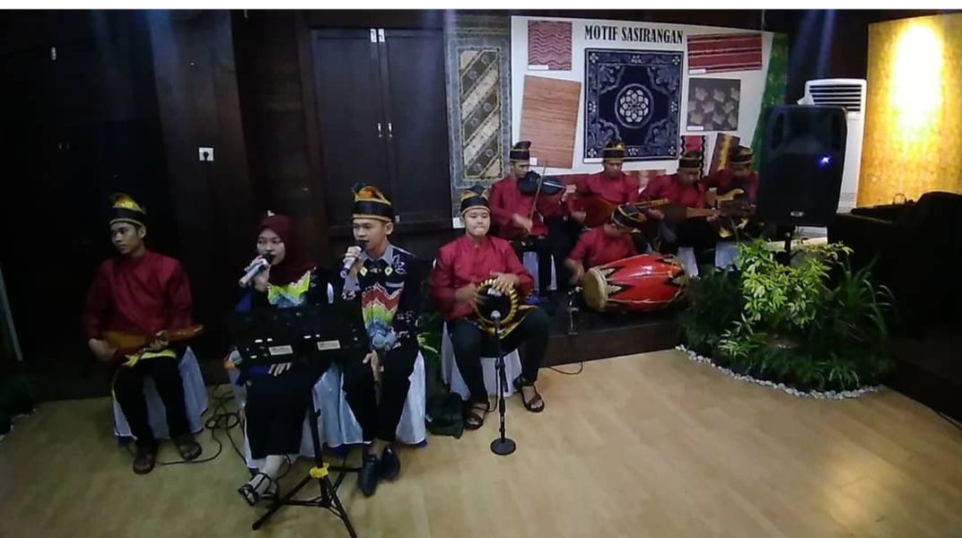Pementasan seni tradisional Banjar, musik Panting