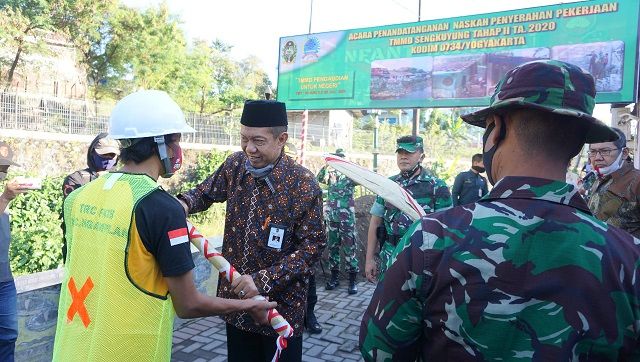 Walikota Yogyakarta Haryadi Suyuti meresmikan TMMD Tahap II Sengkuyung