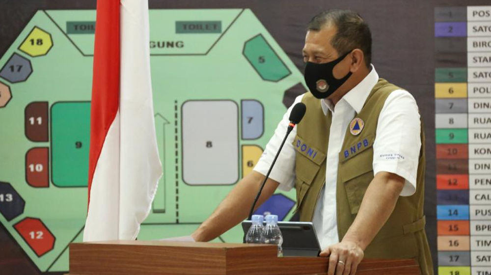 <p>Ilustrasi: Ketua Gugus Tugas Percepatan Penanganan COVID-19, Doni Monardo memberi keterangan dalam Rapat Koordinasi Penanganan COVID-19 di Balai Prajurit Manunggal, Makassar, Sulawesi Selatan, Minggu (7/6). (HUMAS BNPB/Danung Arifin)</p>
