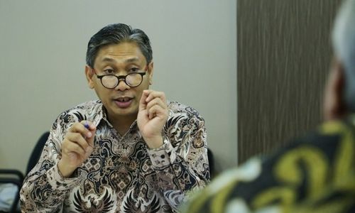<p>Kepala Departemen Komunikasi Bank Indonesia (BI) Onny Widjanarko melaporkan neraca perdagangan Indonesia pada Agustus 2020 sebesar US$2,33 miliar. Angka tersebut kembali surplus setelah sebelumnya tercatat US$3,24 miliar. / Badan Perlindungan Konsumen Nasional</p>

