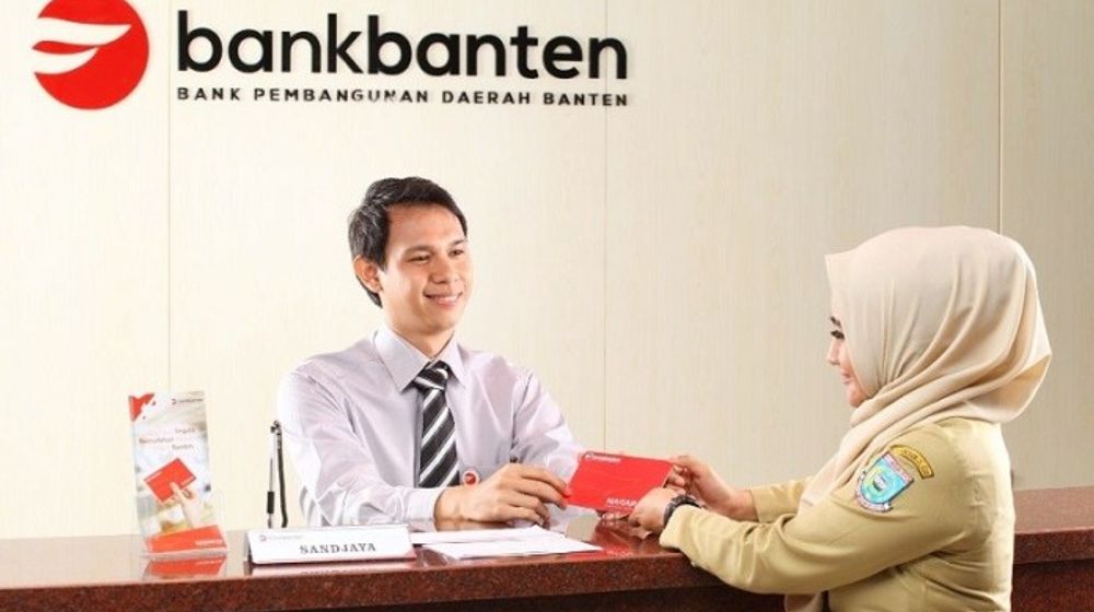 Ilustrasi penarikan dana nasabah di Bank Banten. 