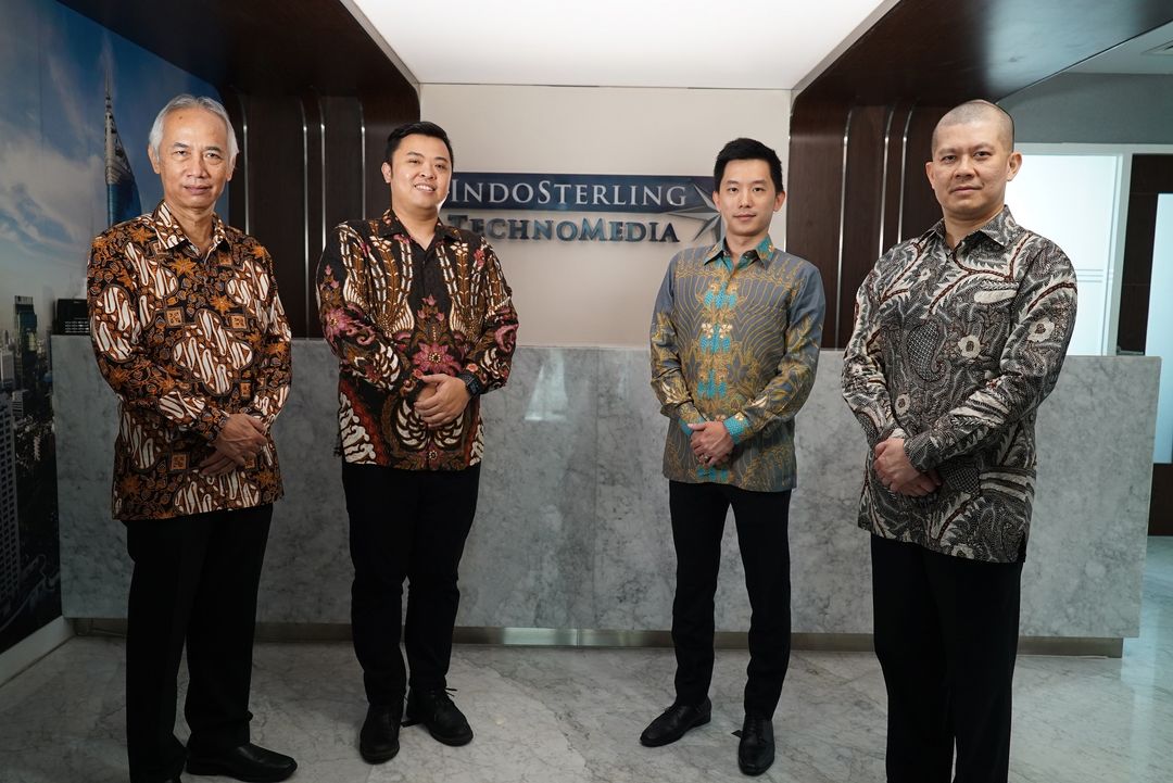 <p>Jajaran direksi dan komisaris PT Indosterling Technomedia Tbk. (TECH) saat pencatatan perdana saham secara virtual, Kamis, 4 Juni 2020/doc: Indosterling Technomedia</p>
