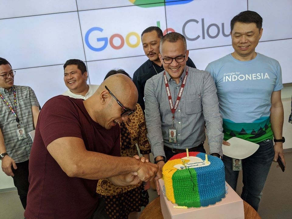 <p>Google Cloud Indonesia/ Facebook @Googlecloud</p>
