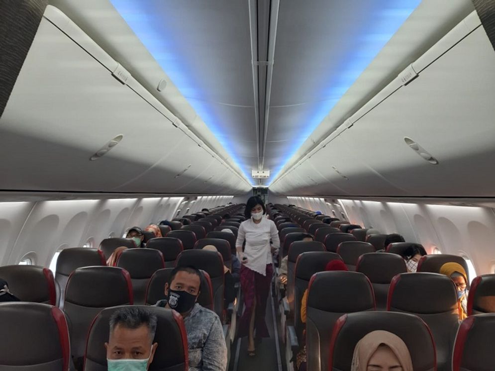 Kabin pesawat Lion Air saat membawa penumpang masa pandemi COVID-19. / Lionair.co.id</p>