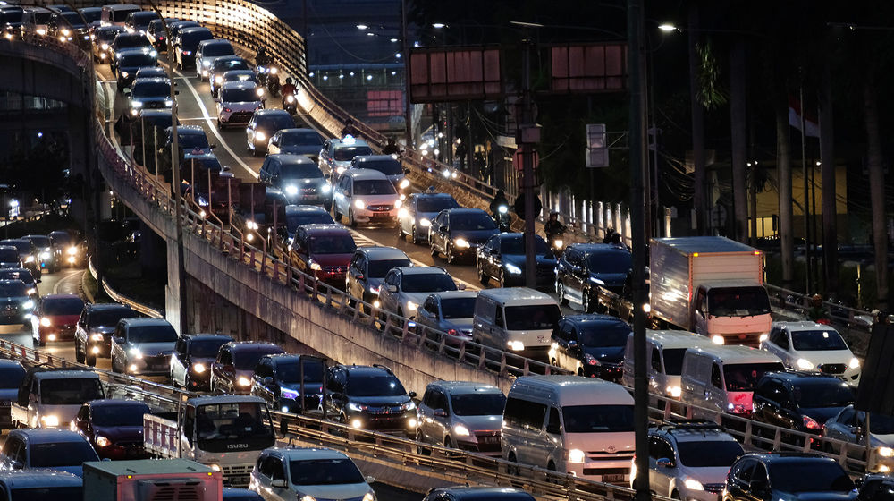 <p>Kepadatan lalu lintas   di ruas jalan Gatot Subroto dan Tol dalam Kota menuju Cawang, Jakarta, Rabu 3 Juni 2020. Foto: Ismail Pohan/TrenAsia</p>
