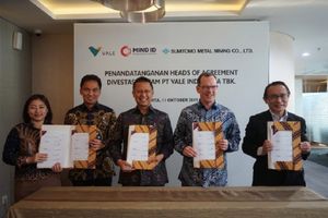<p>Mining Industry Indonesia (MIND ID) dan PT Vale Indonesia Tbk (PTVI) bersama dengan para pemegang sahamnya, Vale Canada Limited (VCL) dan Sumitomo Metal Mining Co., Ltd. (SMM) pada tanggal 11 Oktober 2019 telah menandatangani Perjanjian Pendahuluan untuk mengambil alih 20% saham divestasi PTVI kepada peserta Indonesia. / Mind.id</p>