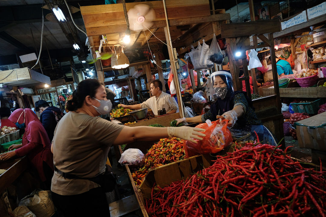 <p>Pemerintah Provinsi (Pemprov) DKI Jakarta membebaskan biaya retribusi maupun sanksi administratif untuk pedagang. Foto: Ismail Pohan/TrenAsia</p>
