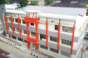 <p>Gedung laboratorium dan bengkel elektro Politeknik Negeri Padang, Sumatera Barat. / Dok. Kementerian PUPR</p>