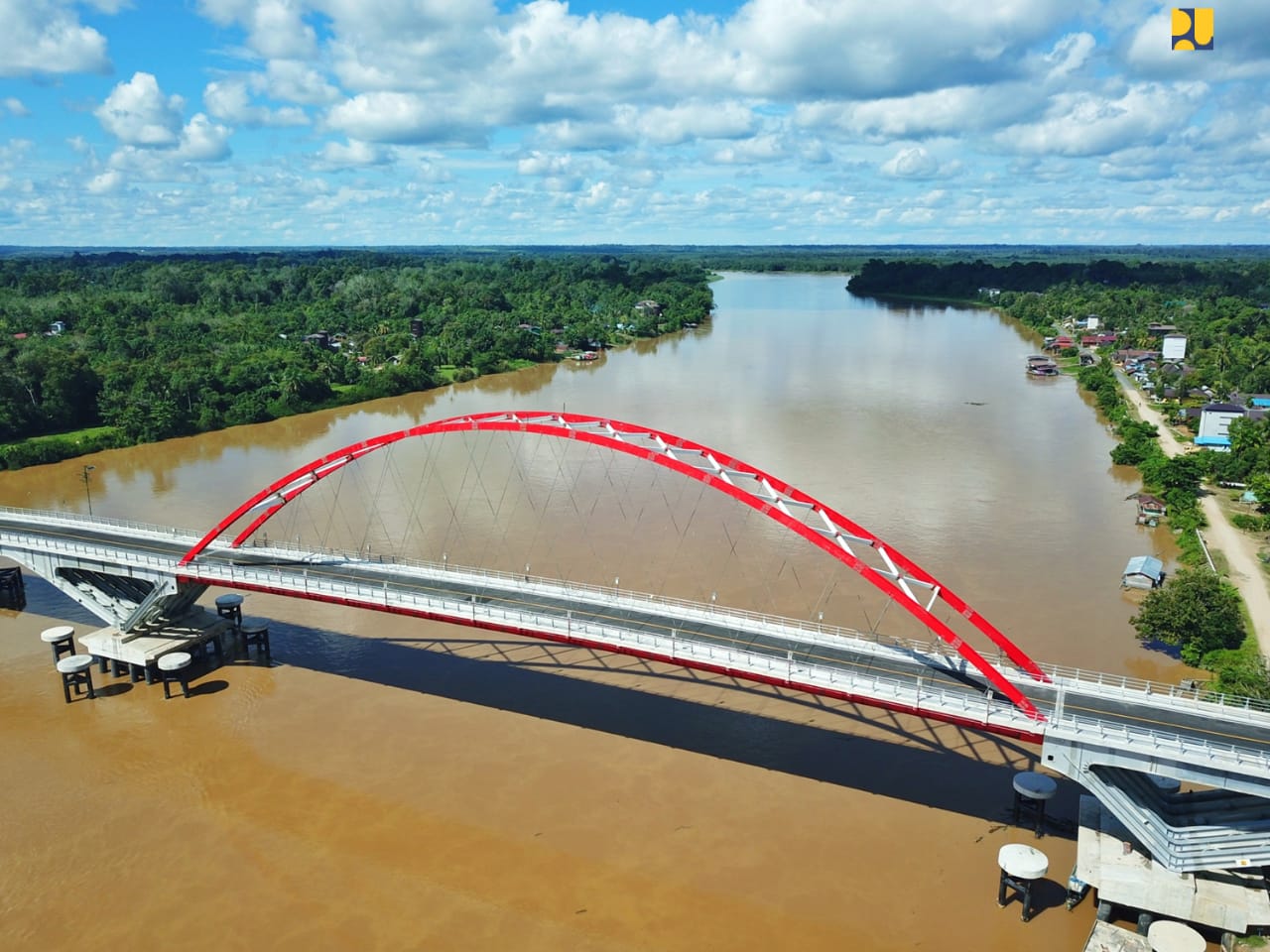 <p>Jembatan Tumbang Samba yang menghubungkan Desa Telok dan Desa Samba Danum, di Kecamatan Katingan Tengah, Provinsi Kalimantan Tengah. / Dok. Kementerian PUPR</p>
