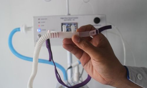 <p>Alat terapi oksigen beraliran tinggi yang dapat membantu pernafasan pasien COVID-19. / Dok. Pemprov Jawa Barat</p>
