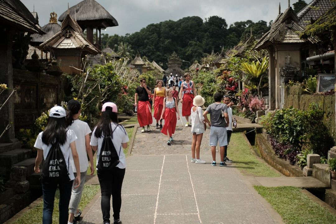 Ilustrasi pariwisata di Bali.