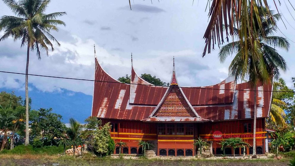 Rumah Gadang yang berada di Kabupaten Solok. Foto: M Hendra